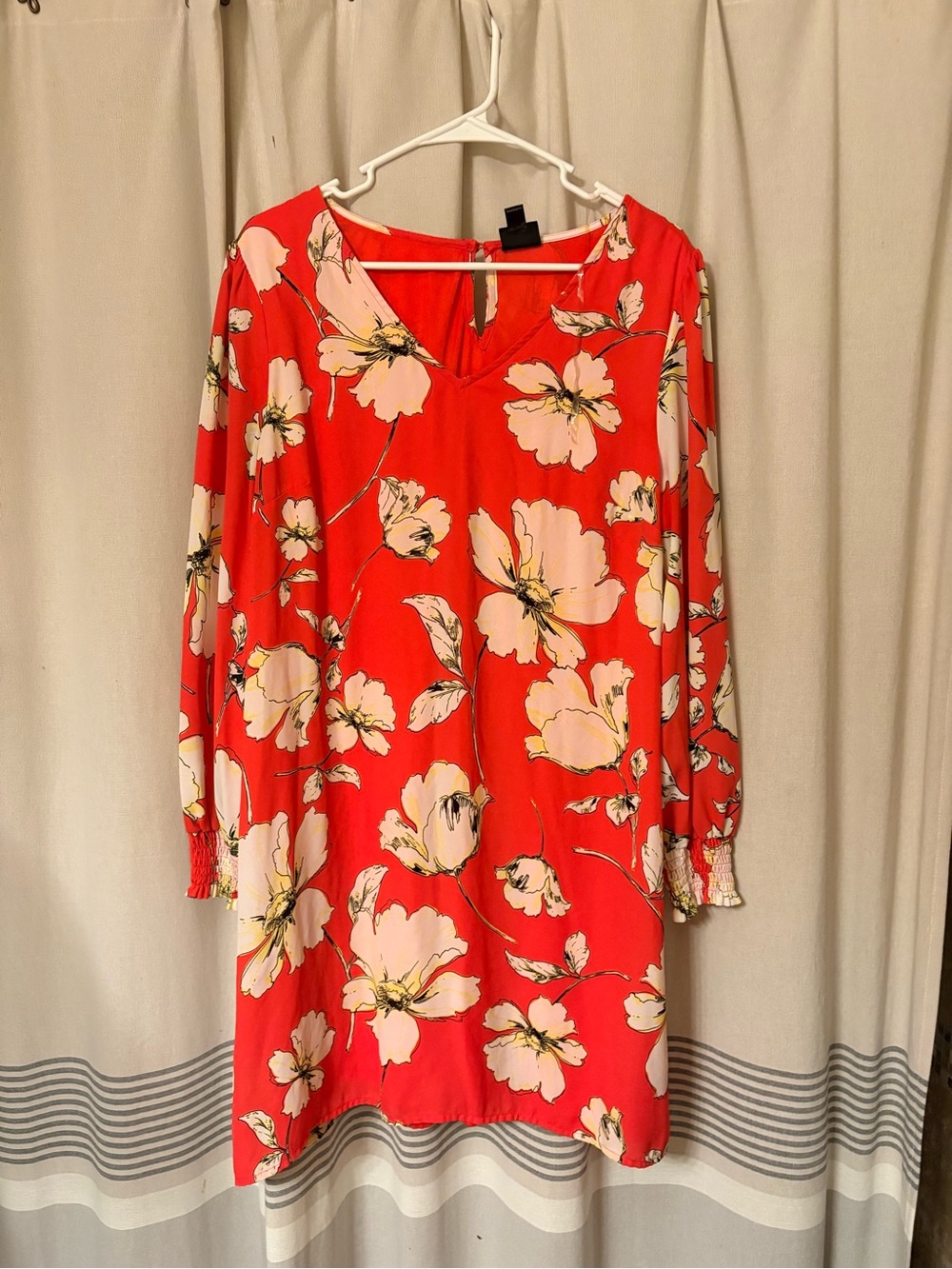 Worthington Red Floral V-Neck Long Sleeve Shift Dress